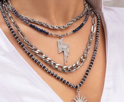 Σετ κολιέ με ατσάλινες αλυσίδες και μεταλλικά στοιχεία με strass