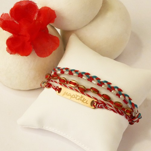 Βραχιόλι Μάρτης, με ατσάλινη ταυτότητα, ορειχάλκινη αλυσίδα και layers από κερωμένο κορδόνι