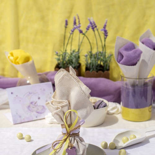 Μπομπονιέρα με ύφασμα διακοσμημένη με μεταλλικό στοιχείο Minnie, τρέσα και διάφορες κορδέλες