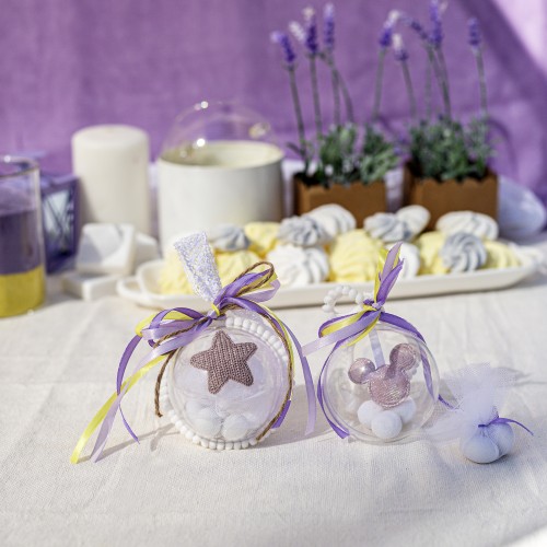 Μπομπονιέρες με διάφανο κουτί σε σχήμα μπάλας διακοσμημένες με υφασμάτινα στοιχεία αστέρι και Mickey και διάφορες κορδέλες