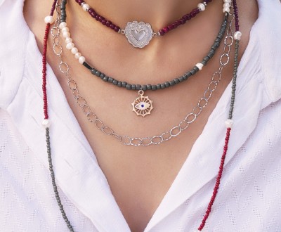 Σετ κολιέ με γυάλινες κοντερίες, μαργαριτάρια, ατσάλινη αλυσίδα και ατσάλινα στοιχεία