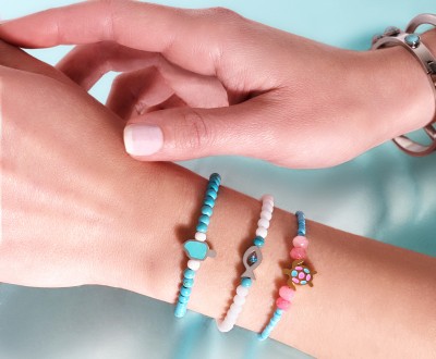 Σετ βραχιόλια με ατσάλινα στοιχεία με σμάλτο και ημιπολύτιμους λίθους