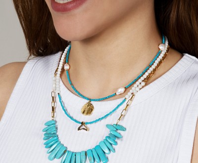 Σετ κολιέ με ημιπολύτιμους λίθους, ατσάλινα στοιχεία και αλυσίδα και ατσάλινα σκουλαρίκια με μαργαριτάρια και νεφρίτη