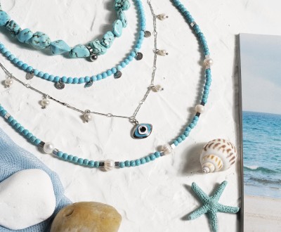 Κολιέ με τιρκουάζ, ατσάλινη αλυσίδα και ατσάλινα στοιχεία και άλλους ημιπολύτιμους λίθους