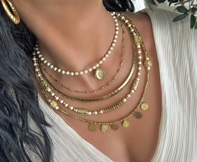 Σετ κολιέ σε λευκόχρυσους τόνους με ημιπολύτιμους λίθους, ατσάλινα στοιχεία και ατσάλινες αλυσίδες