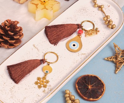 Χειροποίητα γούρια μπρελόκ με διάφορα στοιχεία με μάτια και φούντες