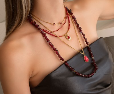 Σετ κολιέ με ατσάλινα στοιχεία σε burgundy απόχρωση, ατσάλινες αλυσίδες και ημιπολύτιμες πέτρες