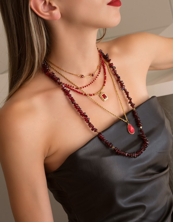 Σετ κολιέ με ατσάλινα στοιχεία σε burgundy απόχρωση, ατσάλινες αλυσίδες και ημιπολύτιμες πέτρες