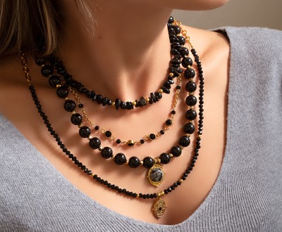 Σετ κολιέ με ατσάλινα μοτίφ και διάφορες πέτρες σε black & gold