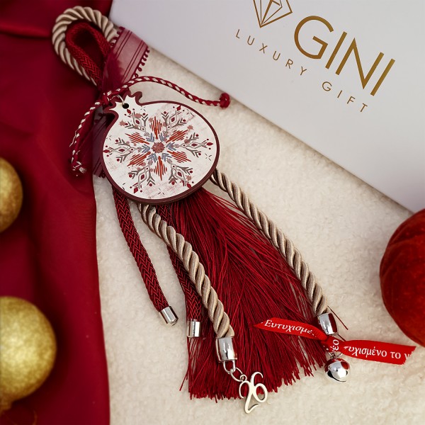 Γούρι με ρεγιόν, φούντα και ξύλινο ρόδι