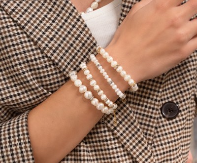 Σετ βραχιόλια με μαργαριτάρια σε διάφορα σχήματα και ροδέλα με strass