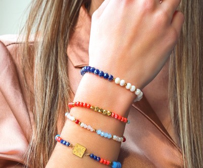 Σετ βραχιόλια με multicolor κρύσταλλα σε διάφορα μεγέθη, αιματίτες και ατσάλινο γεωμετρικό στοιχείο