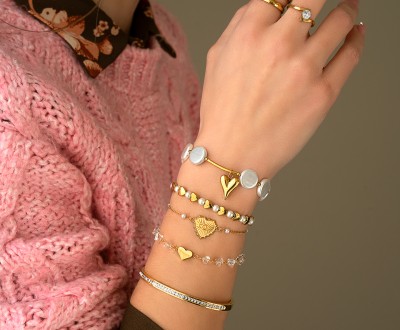 Σετ βραχιόλια για τον Άγιο Βαλεντίνο με ατσάλινες καρδιές συνδιασμένα με ημιπολύτιμες πέτρες και ροζάριο