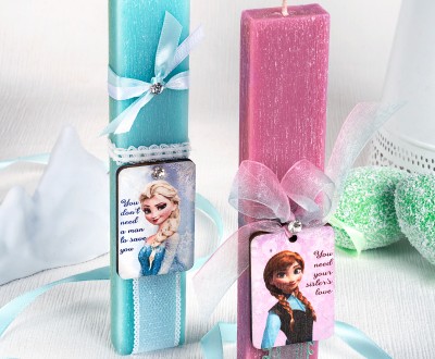 Παιδικές πασχαλινές λαμπάδες με ξύλινο στοιχείο Έλσα-'' you don’t need a man to save you'' Άννα-''you need your sister's love'' διακοσμημένο με οργάντζα , σατέν κορδέλες και στρας