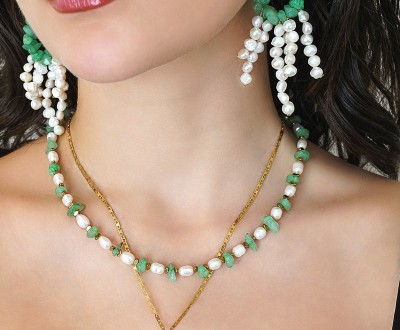 Σετ χειροποίητο κολιέ και σκουλαρίκια  διακοσμημένα με νεφρίτη και μαργαριτάρια, ατσάλινη αλυσίδα με μαργαριτάρι