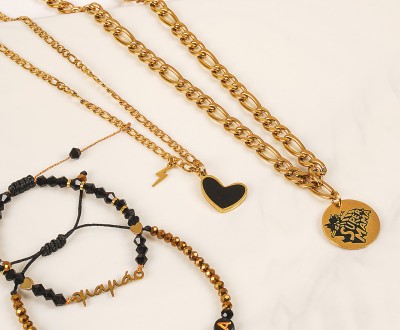 Σετ βραχιόλια διακοσμημένα με μαύρα κρύσταλλα ,χρυσό αιματίτη και κολιέ με  ατσάλινο   στοιχείο ''μαμά'' και ατσάλινη αλυσίδα