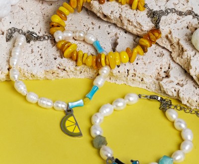 Βραχιόλια συνδυασμένα με κοχύλι,  μαργαριτάρια , φίλντισι, νεφρίτη και ατσάλινα στοιχεία