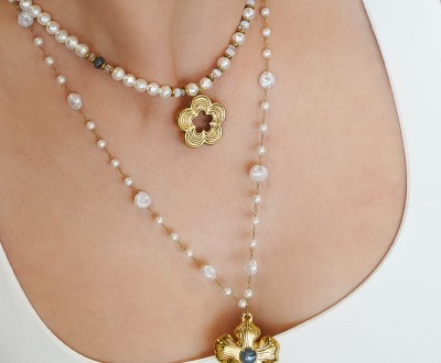 Κολιέ με φίλντισι,κρύσταλλα,χρυσό αιματίτη,ροζάριο και χρυσά στοιχεία 3D λουλούδια