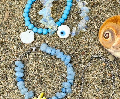 Βραχιόλια με ασημί στοιχείο και ασημί αλυσίδα συνδιασμένα με φεγγαρόπετρα, νεφρίτη, κοχύλι, πέρλα, γυάλινες χάντρες , ασημί αιματίτη και κεραμικό μάτι