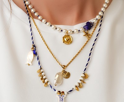 Κολιέ με φίλντισι, λάπις, νεφρίτη, χρυσά στοιχεία, χρυσή αλυσίδα, ακρυλικά, ρεγιόν κορδόνι, κοντερίες, χρυσό αιματίτη και γυάλινο ματάκι