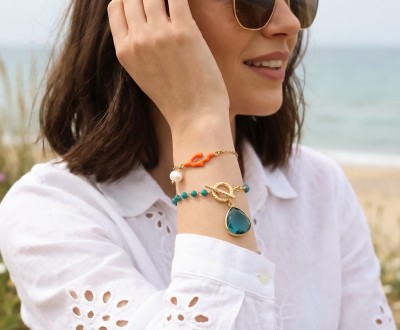 Κομψό σετ βραχιολιών με χρυσή αλυσίδα, ροζάριο με κρύσταλλα, χρυσά στοιχεία με κρύσταλλο και σμάλτο