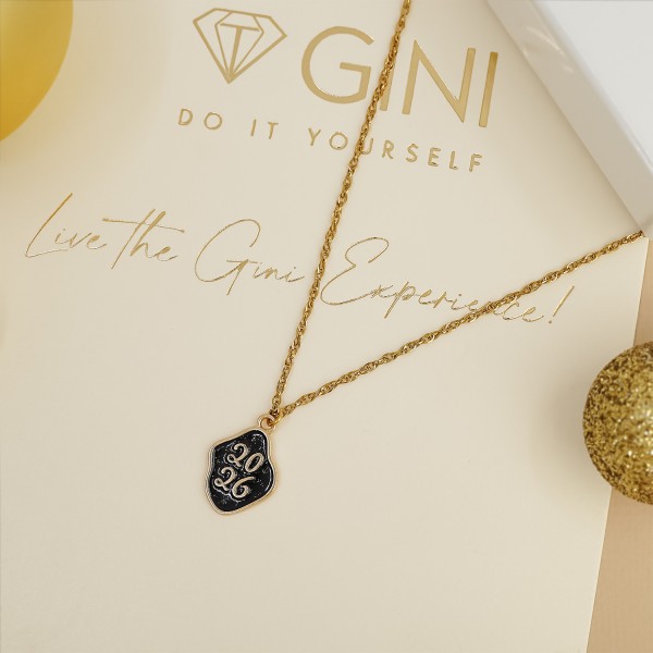 Χειροποίητο κολιέ με ατσάλινη αλυσίδα και  26 με σμάλτο