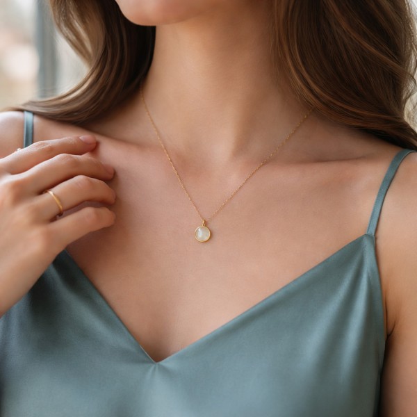 Χειροποίητο κολιέ με ατσάλινη αλυσίδα και  στοιχείο με οπάλιο