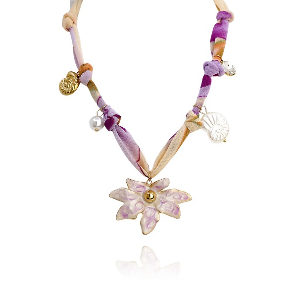 Κολιέ με ατσάλινα μοτίφ και ύφασμα